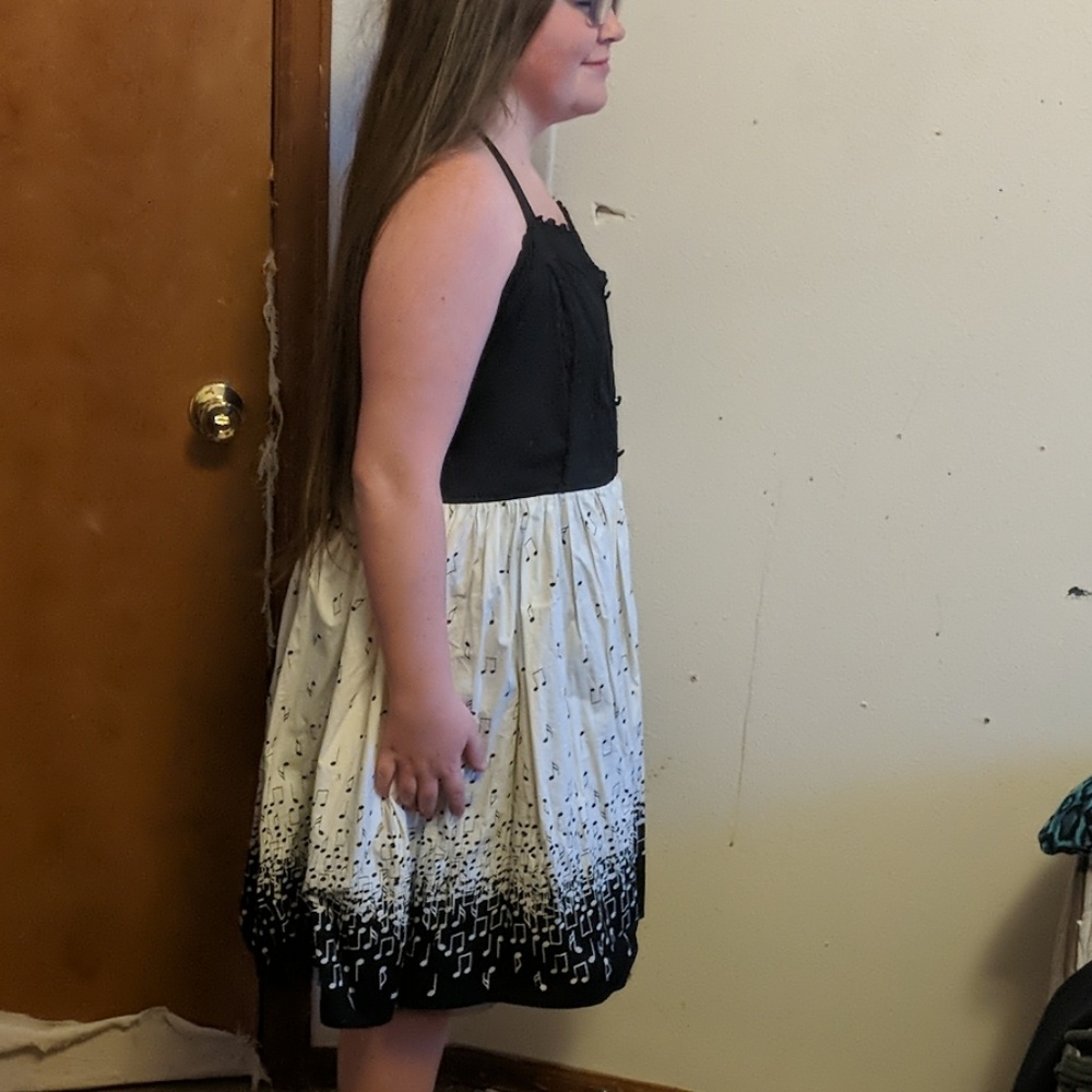 Black and white music note dress - Picture 3 of 5